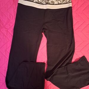 Lululemon Yoga Pants with White And Black Waist Band